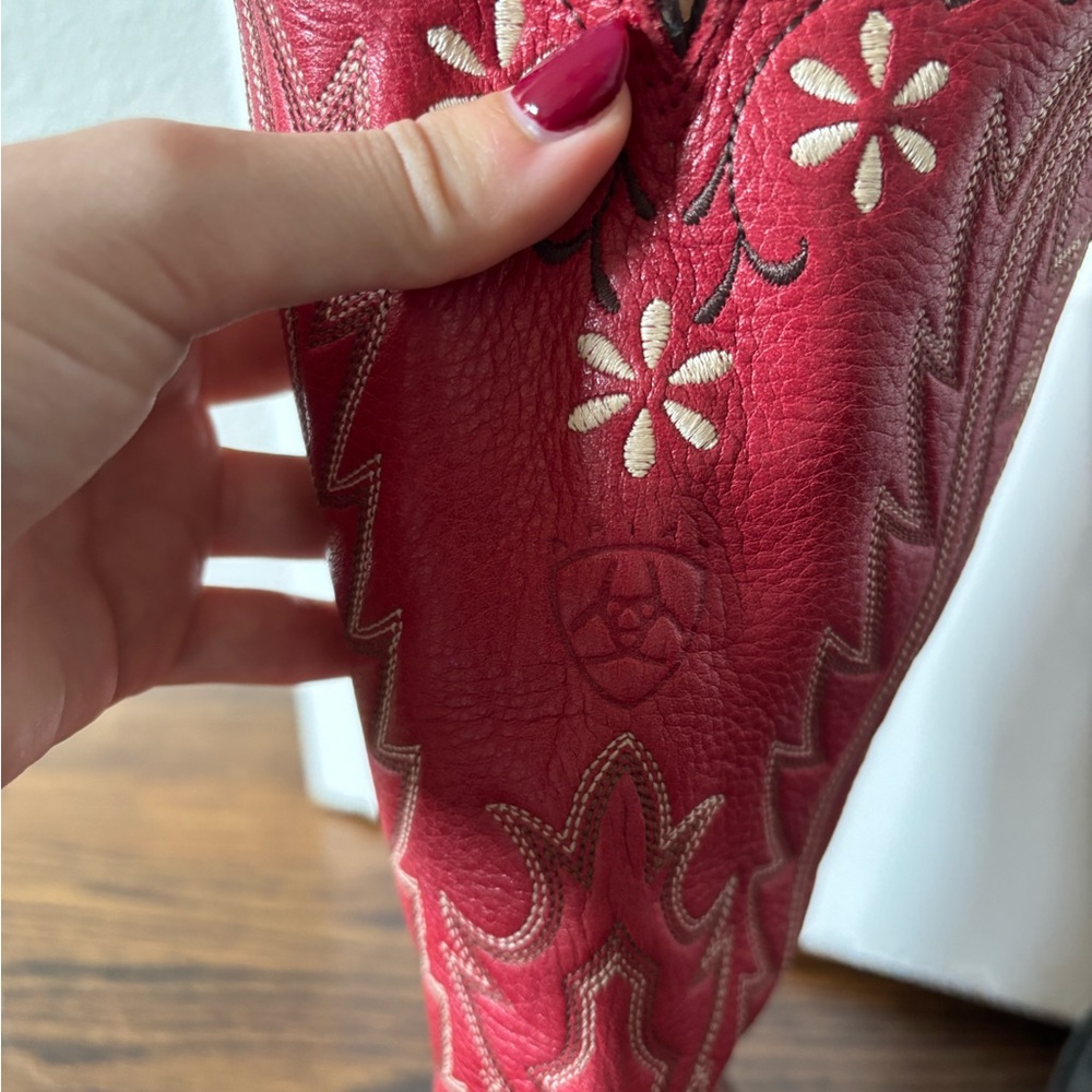 Ariat Red and Tan Western Cowboy Boots with Floral Embroidery - Picture 3 of 6